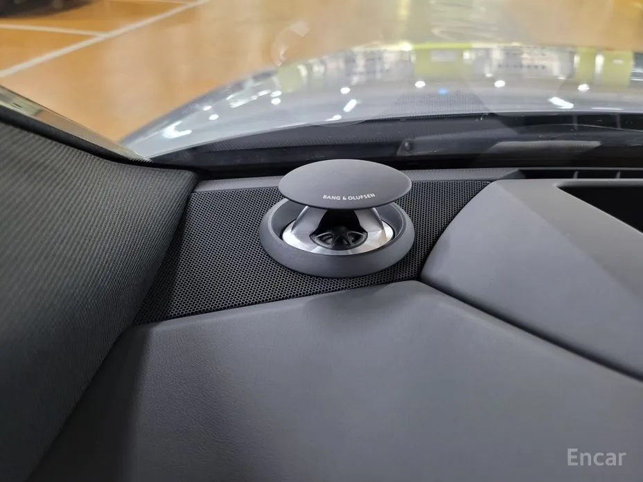 Фото 15 - Audi A8