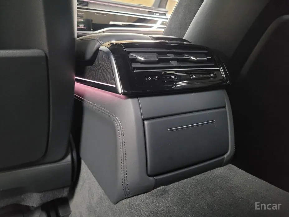 Фото 16 - Audi A8