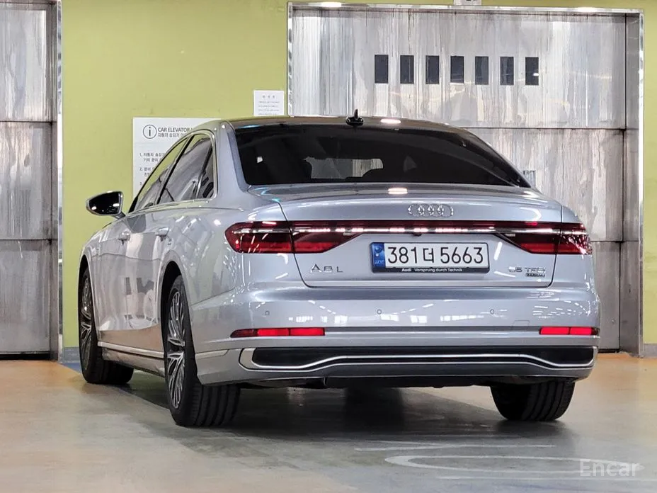 Фото 5 - Audi A8