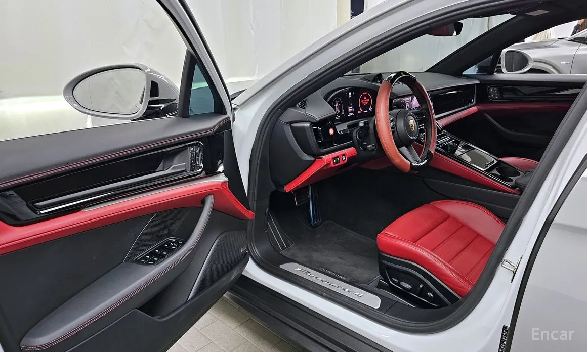 Фото 10 - Porsche Panamera