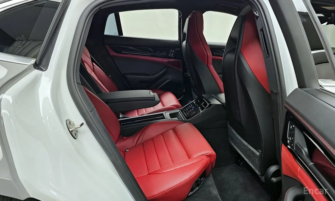 Фото 12 - Porsche Panamera