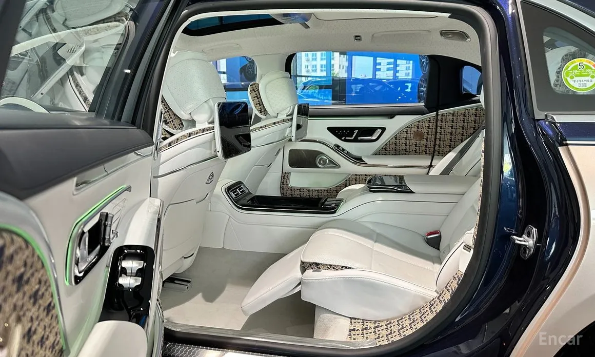 Фото 13 - Mercedes-Benz S-Class