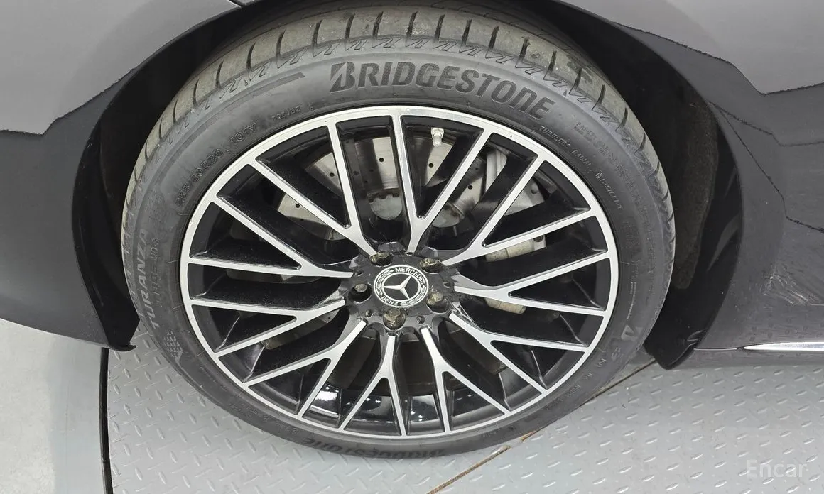 Фото 5 - Mercedes-Benz S-Class