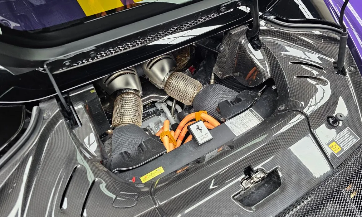 Фото 6 - Ferrari 296