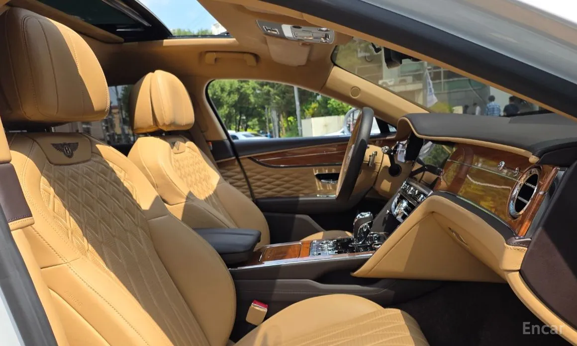 Фото 11 - Bentley Flying Spur