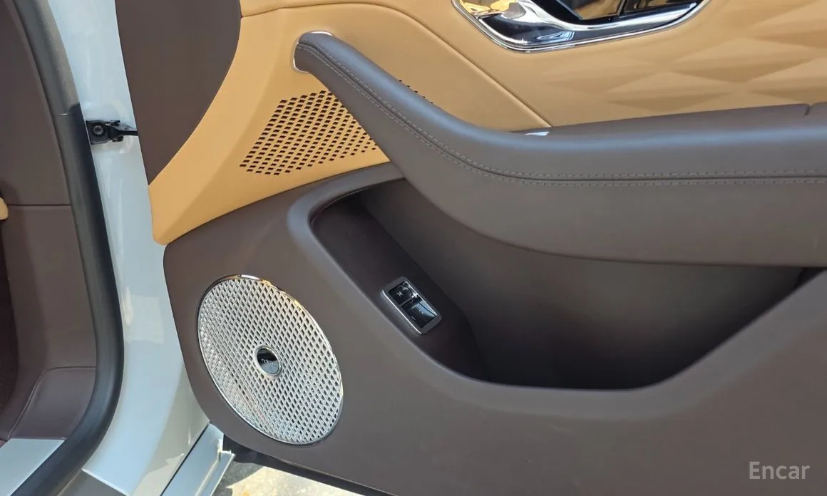 Фото 9 - Bentley Flying Spur