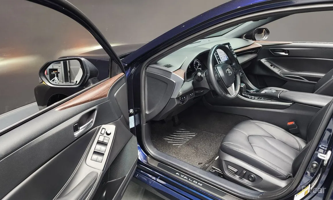 Фото 10 - Toyota Avalon