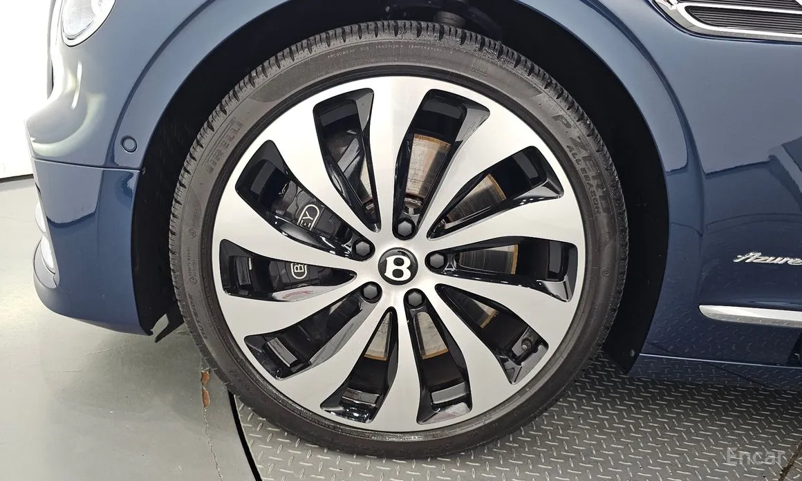 Фото 5 - Bentley Flying Spur