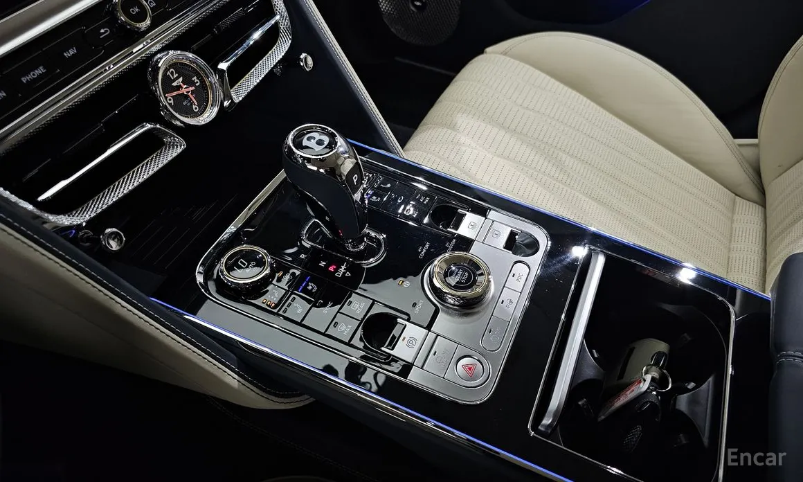 Фото 9 - Bentley Flying Spur