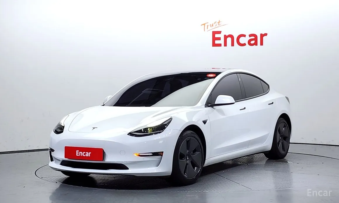 Фото 1 - Tesla Model 3