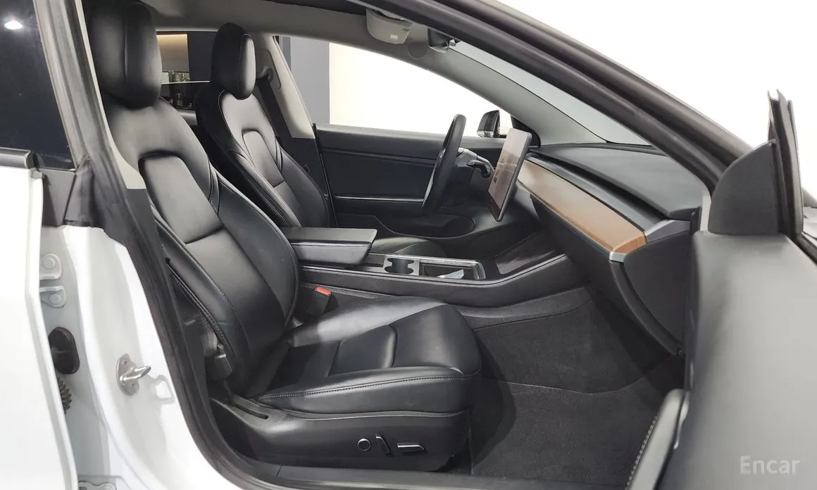 Фото 11 - Tesla Model 3