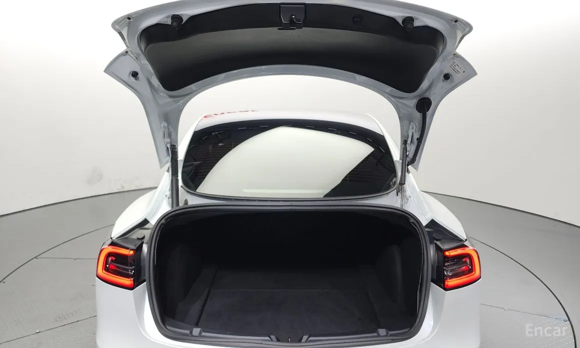 Фото 20 - Tesla Model 3