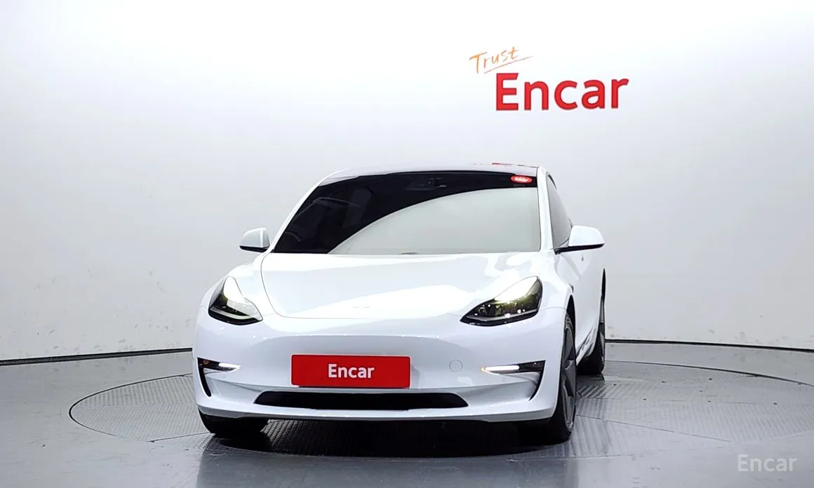 Фото 3 - Tesla Model 3