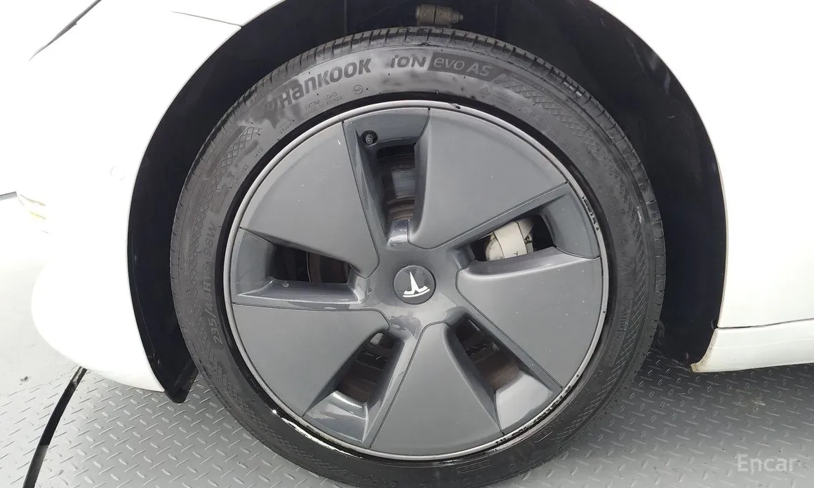 Фото 5 - Tesla Model 3