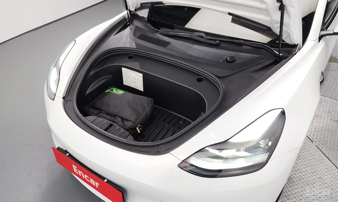 Фото 6 - Tesla Model 3