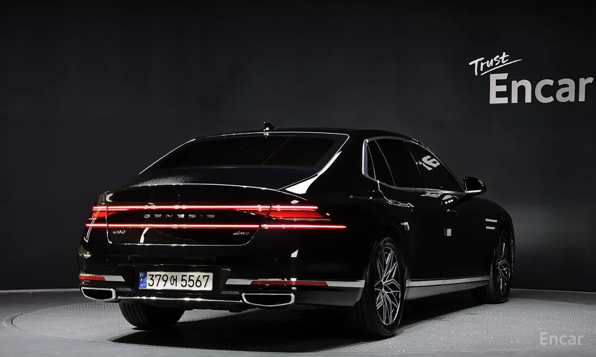 2021 Genesis G90