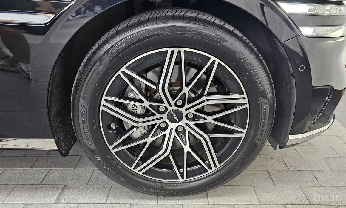 2021 Genesis G90