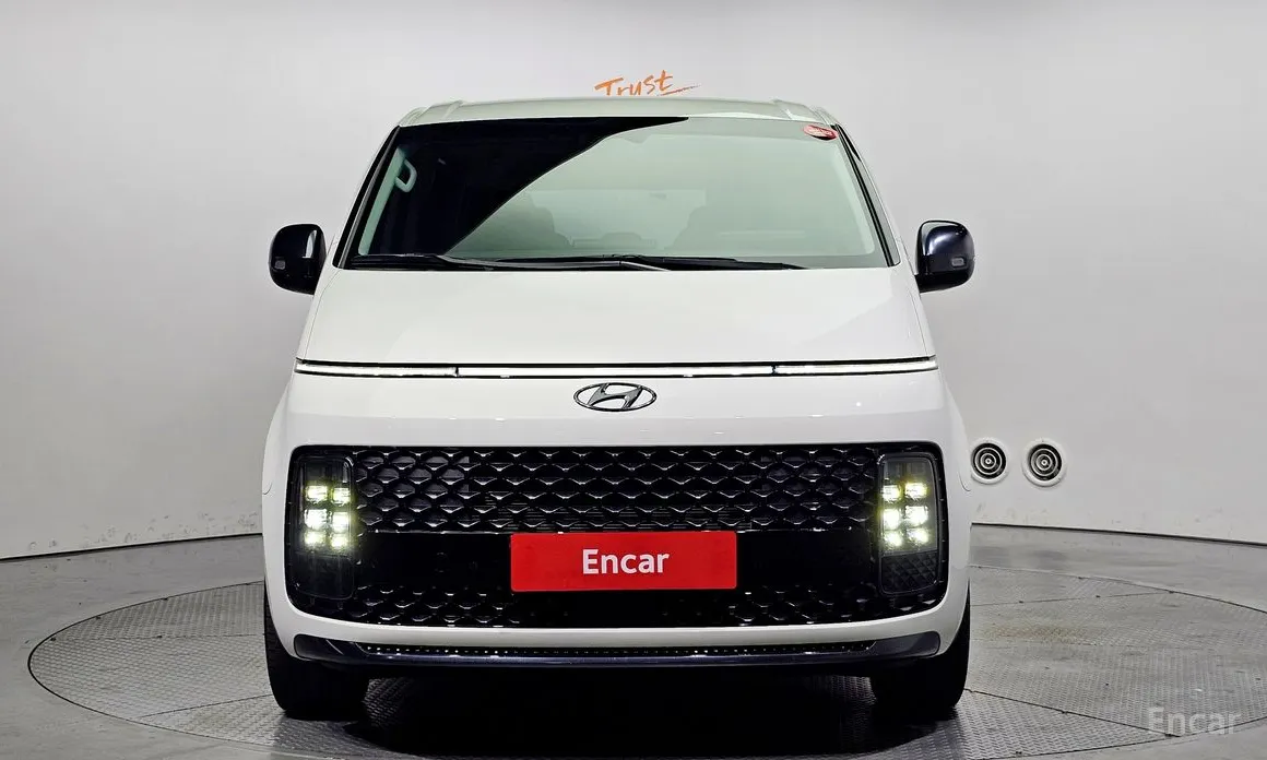 Фото 3 - Hyundai Staria