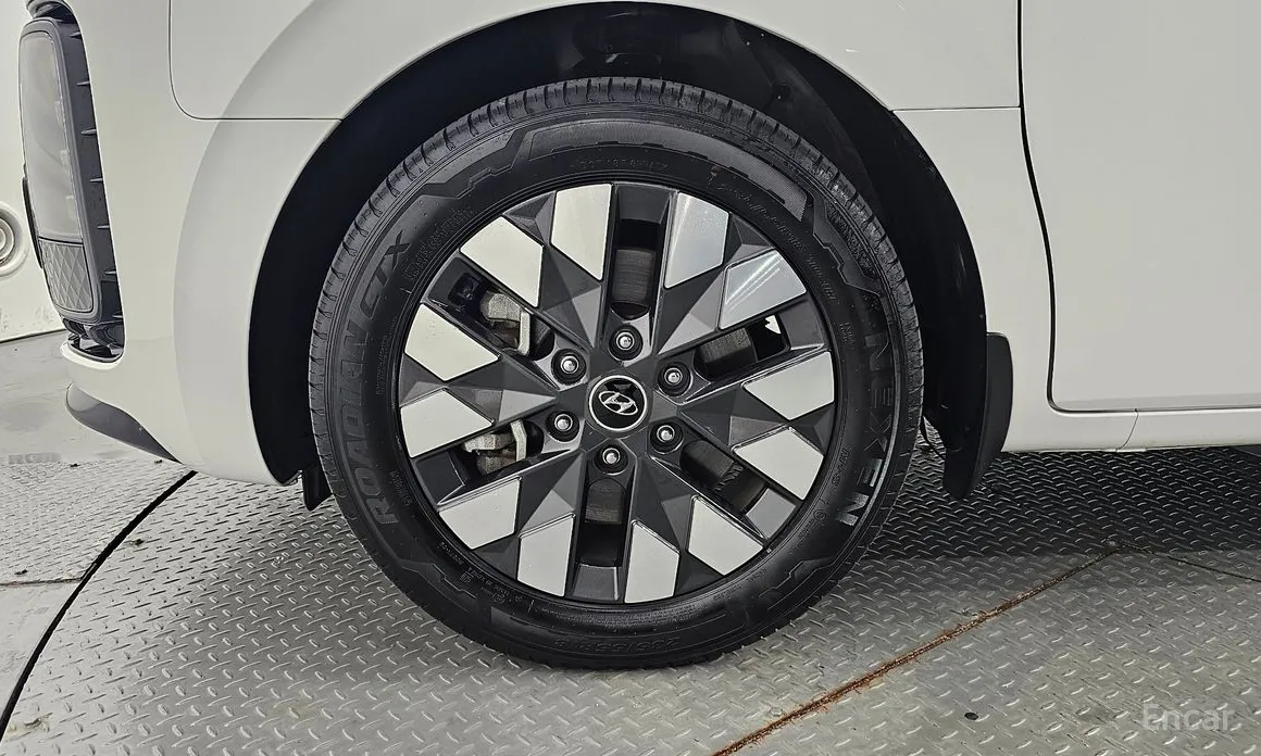 Фото 5 - Hyundai Staria