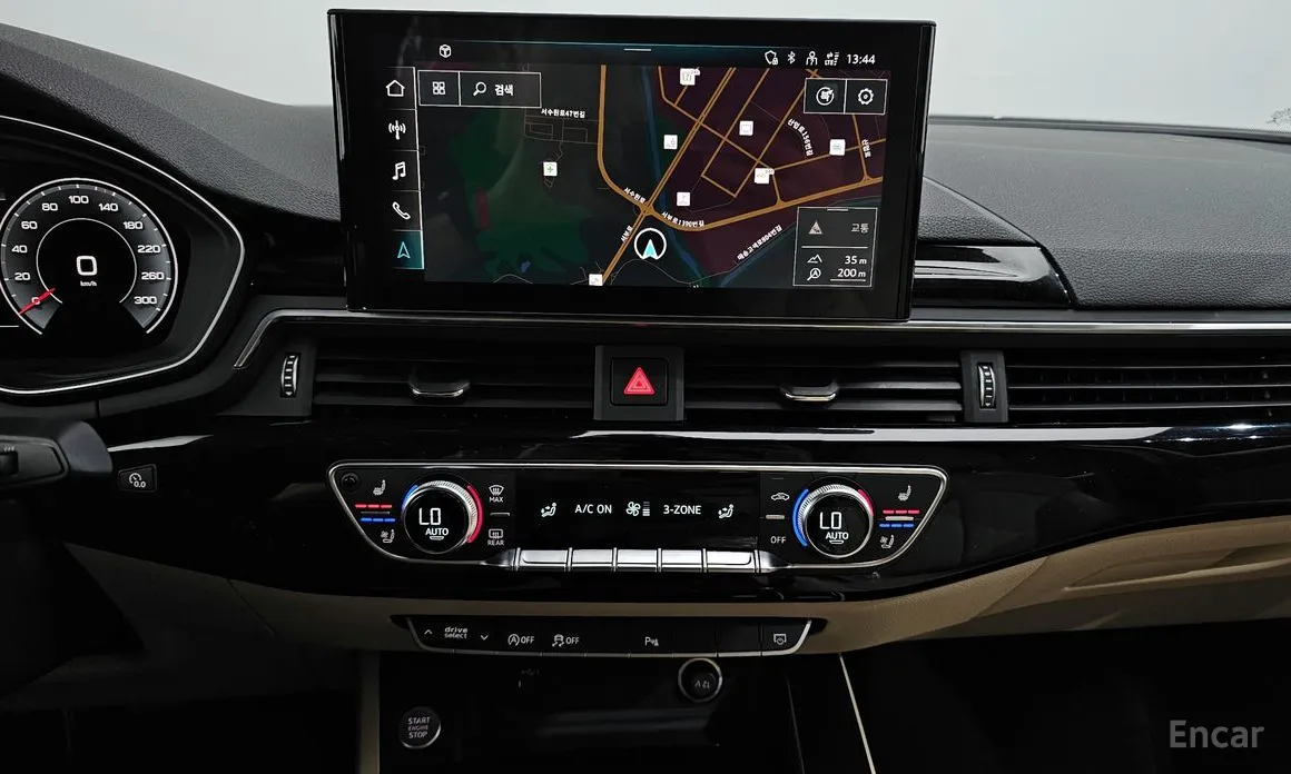 Фото 14 - Audi A4