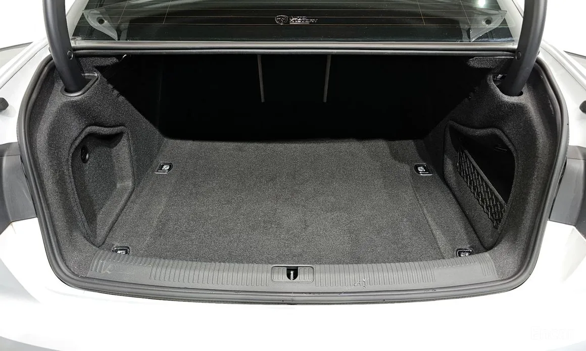 Фото 20 - Audi A4