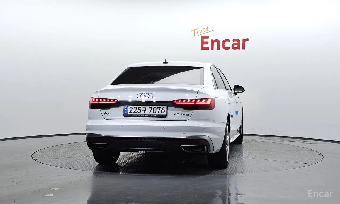 Фото 4 - Audi A4