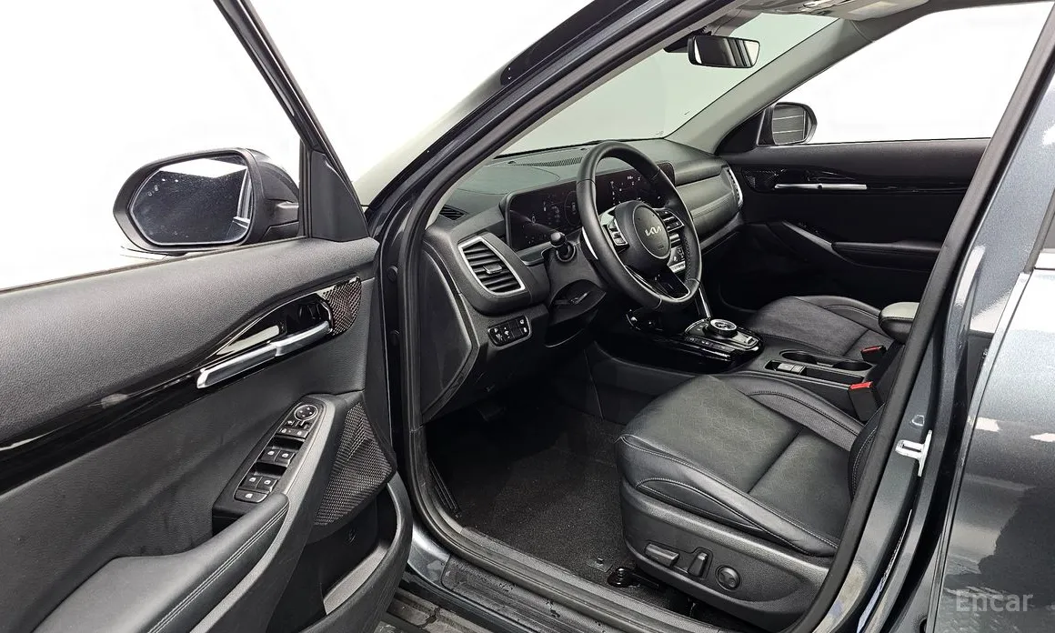 Фото 11 - Kia Seltos