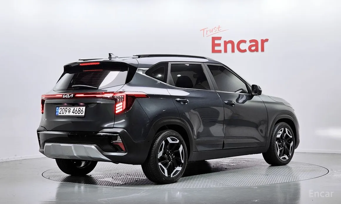 Фото 2 - Kia Seltos