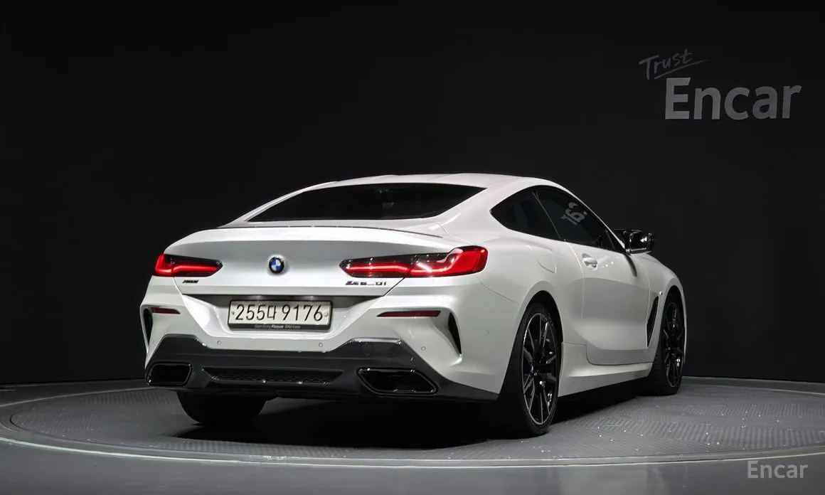 Фото 2 - BMW 8 Series