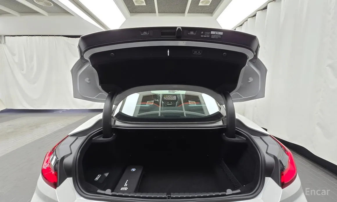 Фото 20 - BMW 8 Series