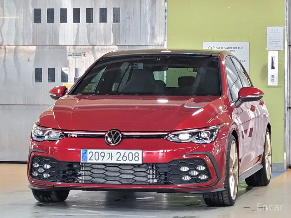 Фото 13 - Volkswagen Golf