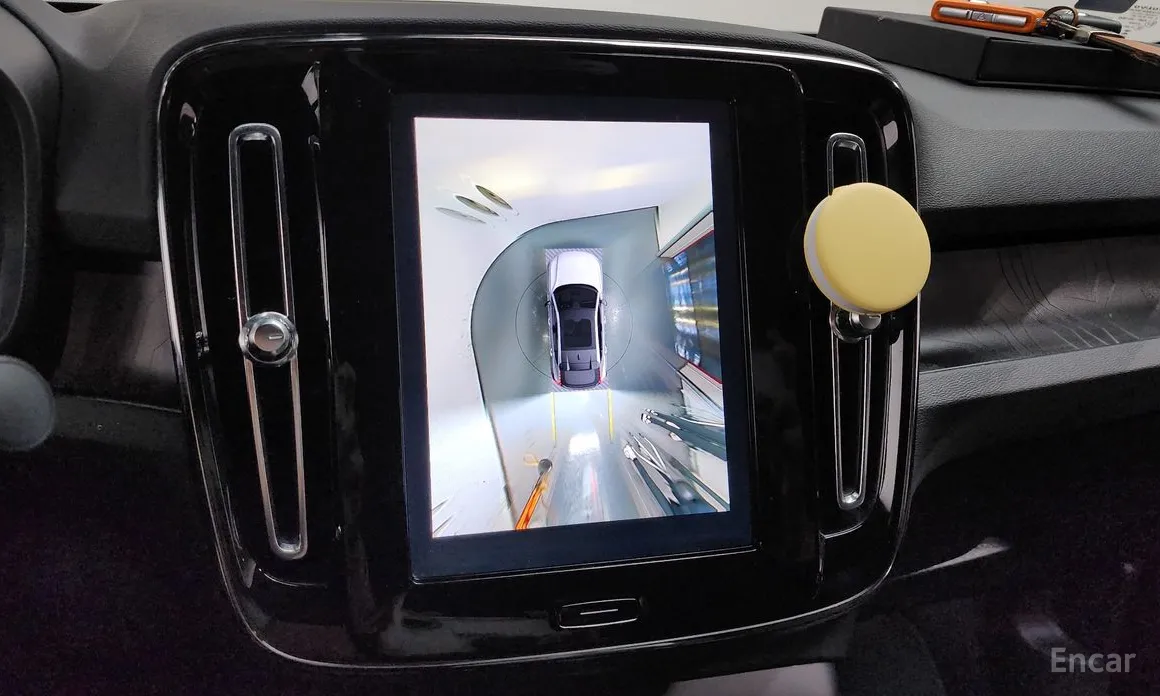 Фото 15 - Volvo C40