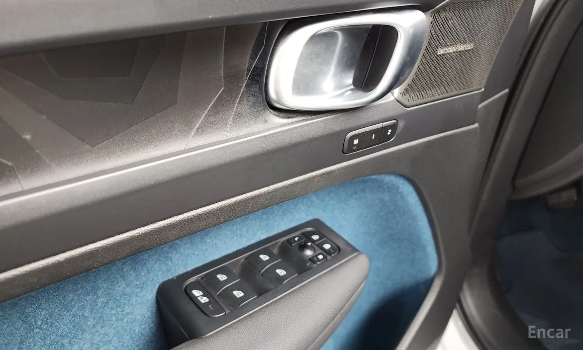 Фото 17 - Volvo C40