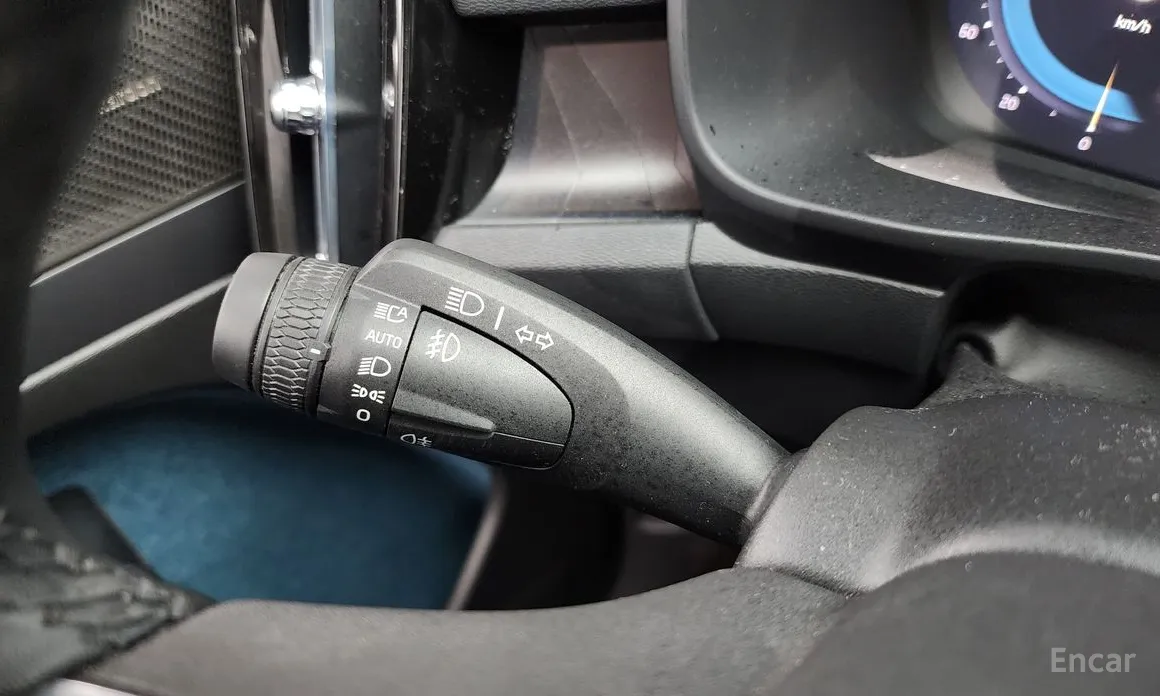 Фото 19 - Volvo C40