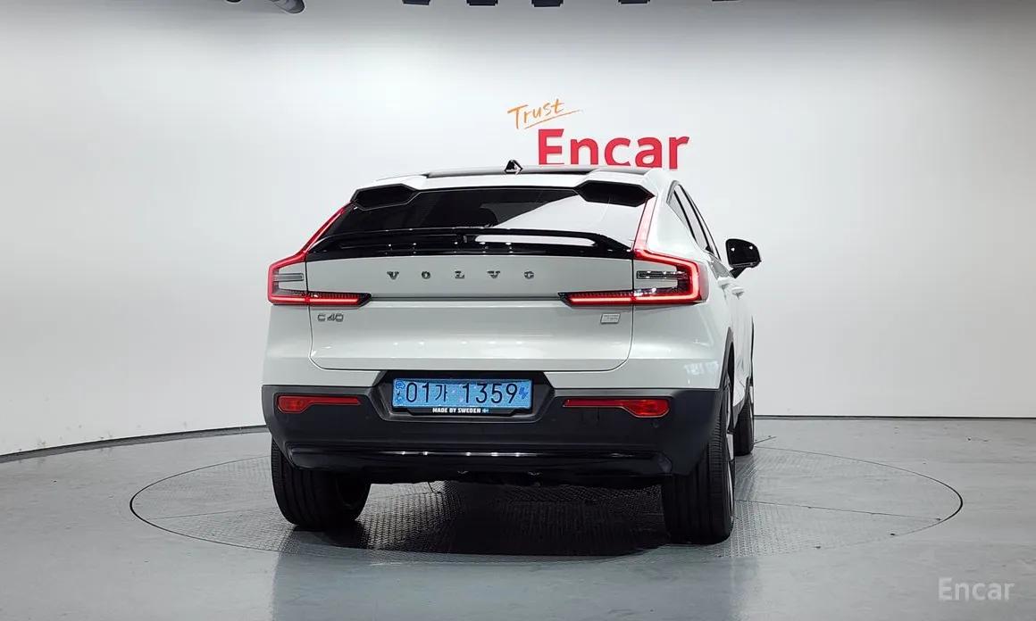 Фото 4 - Volvo C40