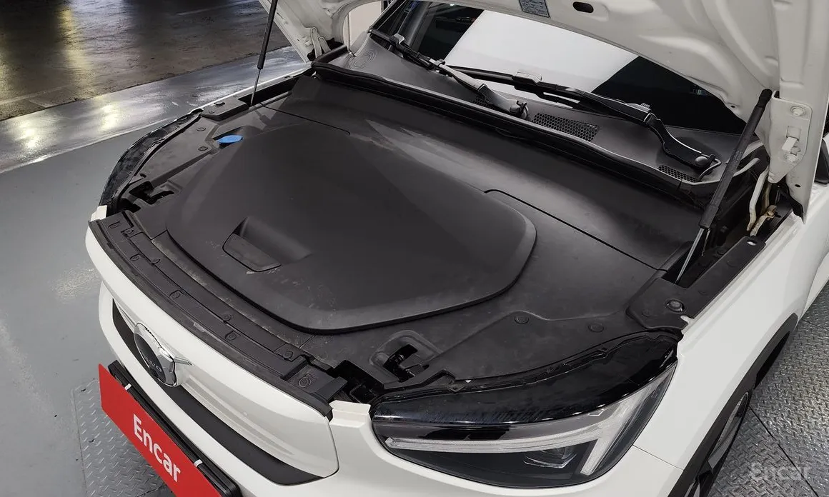 Фото 6 - Volvo C40