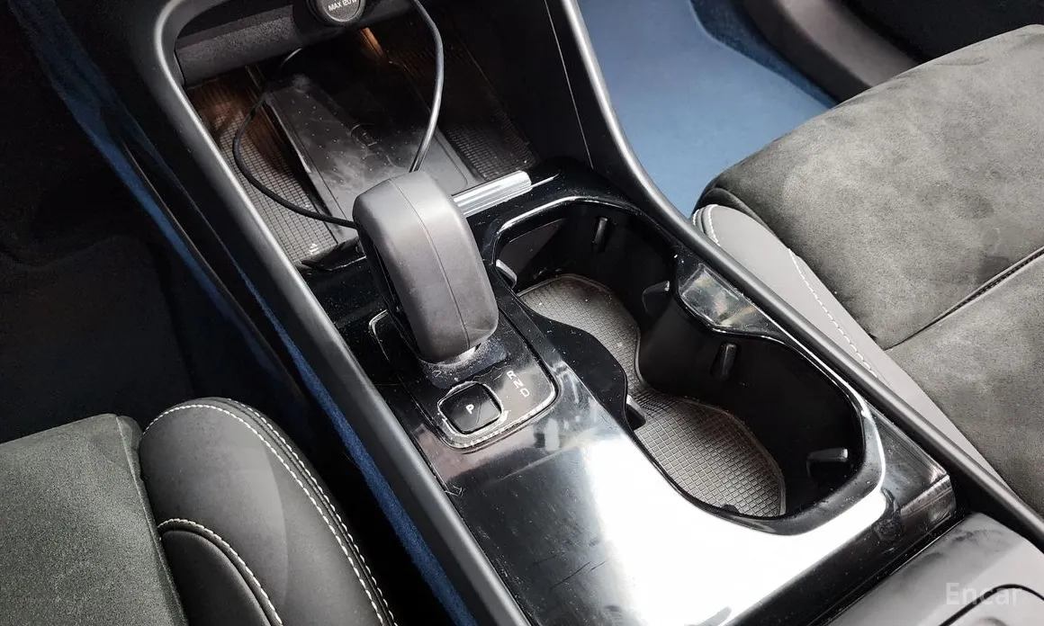 Фото 9 - Volvo C40