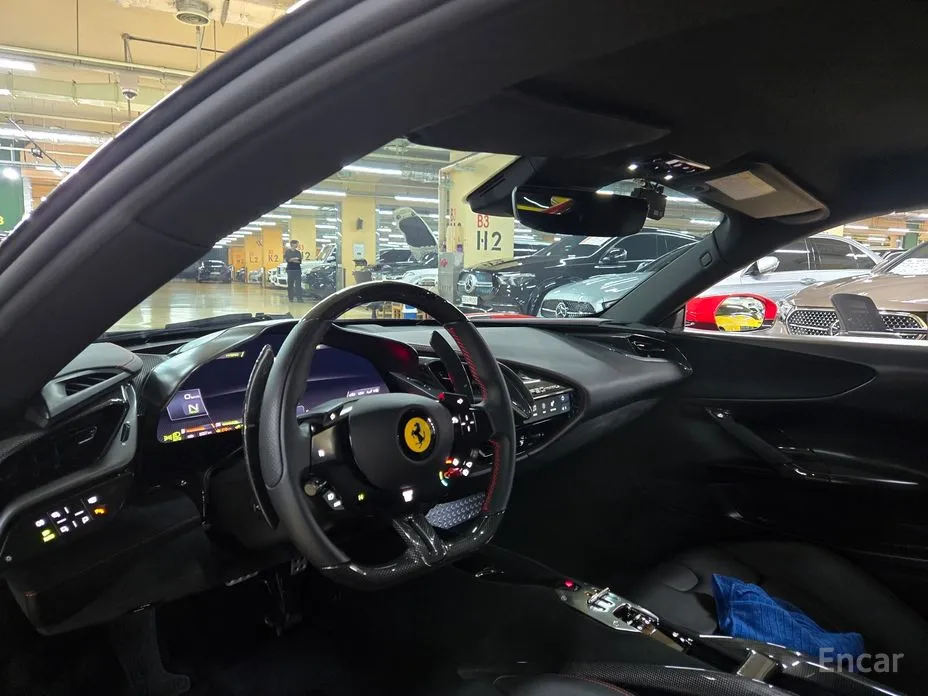 Фото 14 - Ferrari SF90