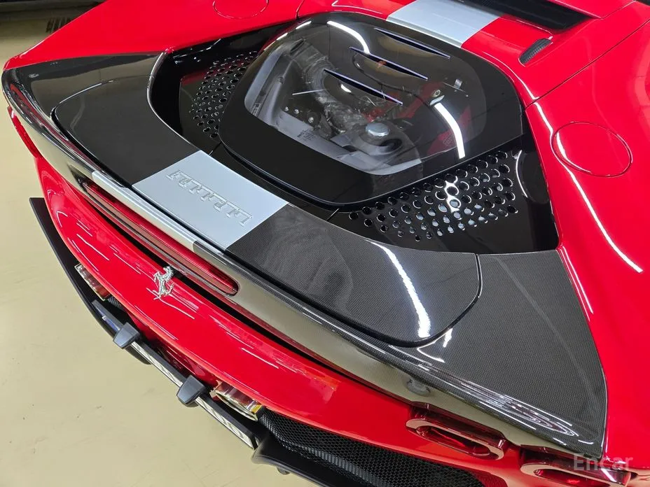 Фото 19 - Ferrari SF90