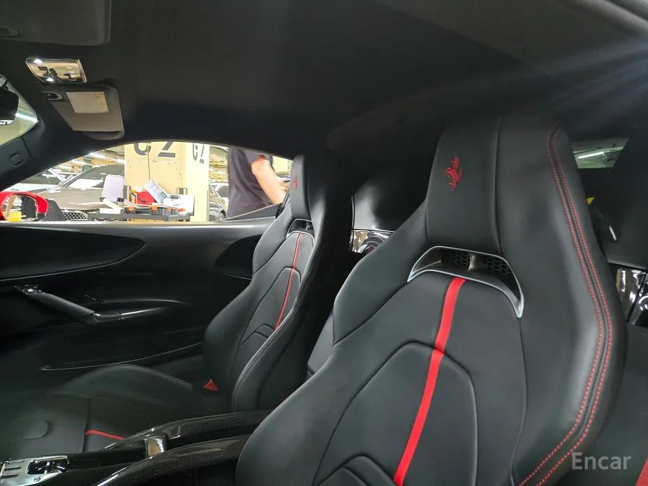 Фото 20 - Ferrari SF90