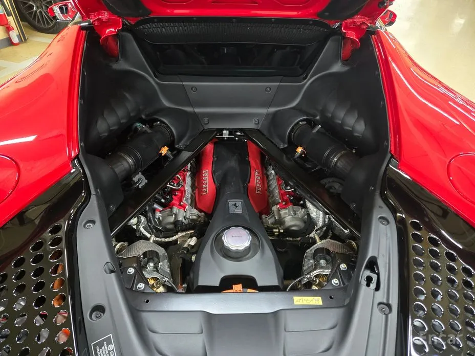 Фото 4 - Ferrari SF90