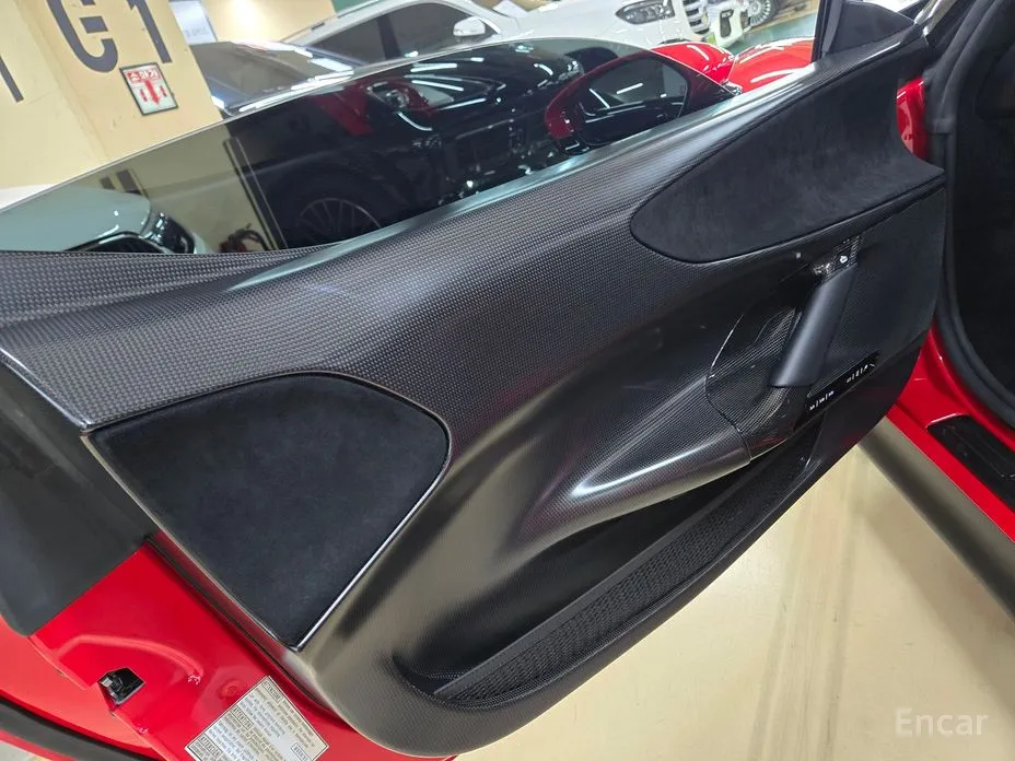 Фото 6 - Ferrari SF90