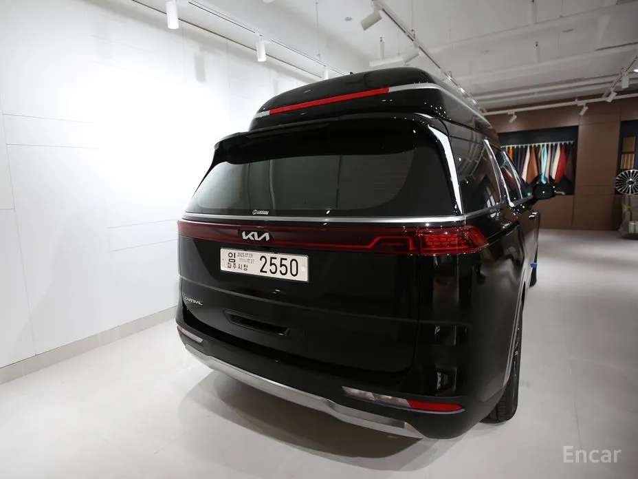 Фото 2 - Kia Carnival