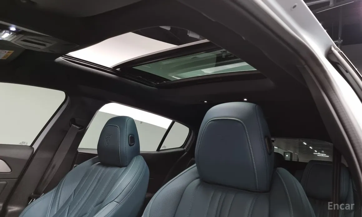 Фото 19 - Peugeot 408