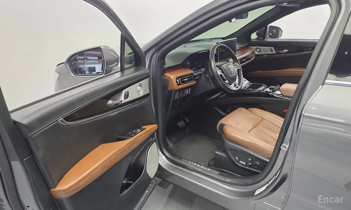 Фото 11 - Lincoln Nautilus