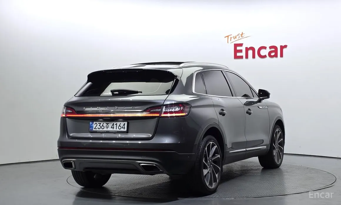 Фото 2 - Lincoln Nautilus