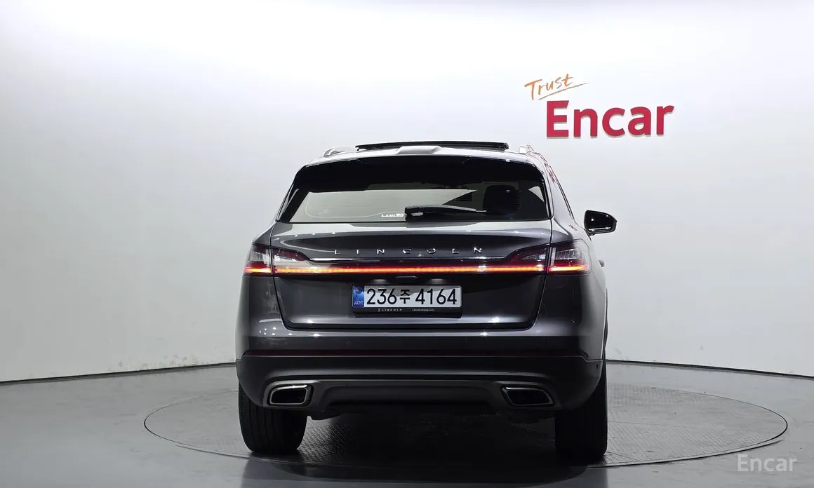 Фото 4 - Lincoln Nautilus