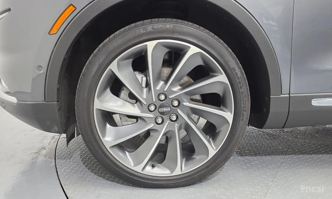 Фото 5 - Lincoln Nautilus