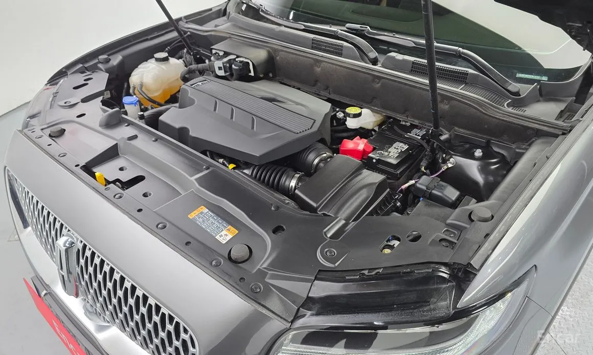 Фото 6 - Lincoln Nautilus