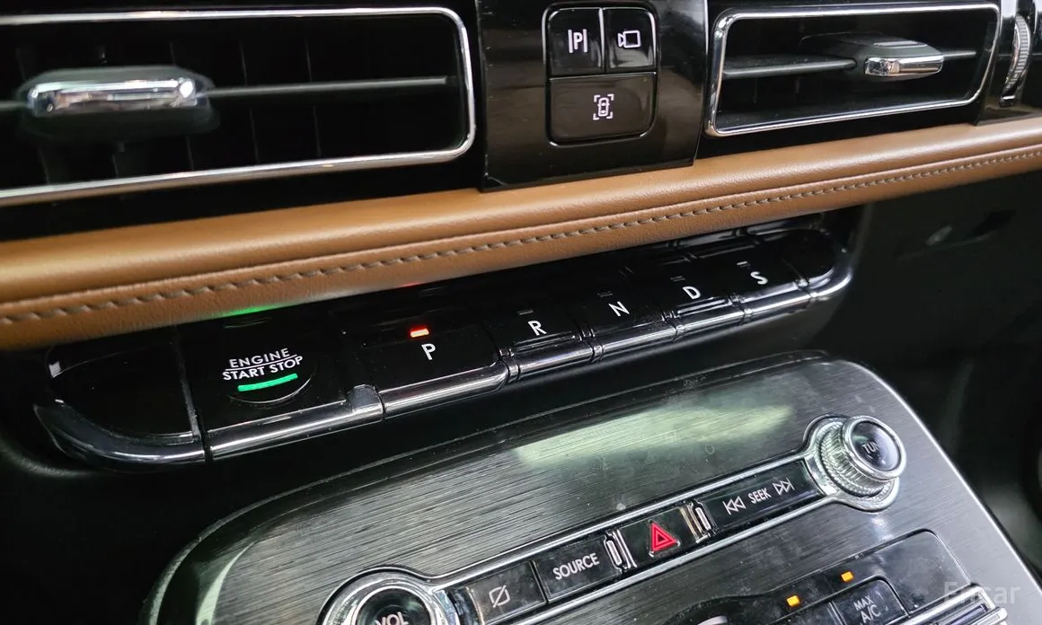 Фото 9 - Lincoln Nautilus